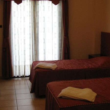 Hotel Diakonia Thessaloniki Zimmer foto