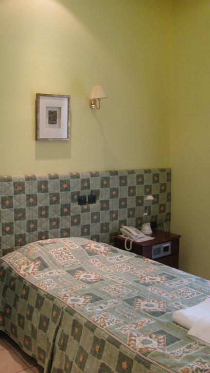 Hotel Diakonia Thessaloniki Zimmer foto